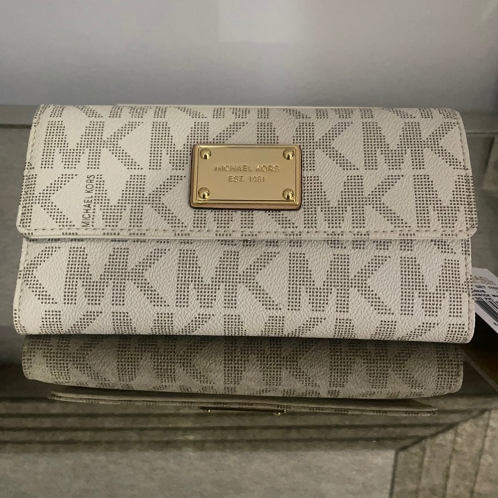 Michael Kors Jet Set Checkbook Wallet in Vanilla
